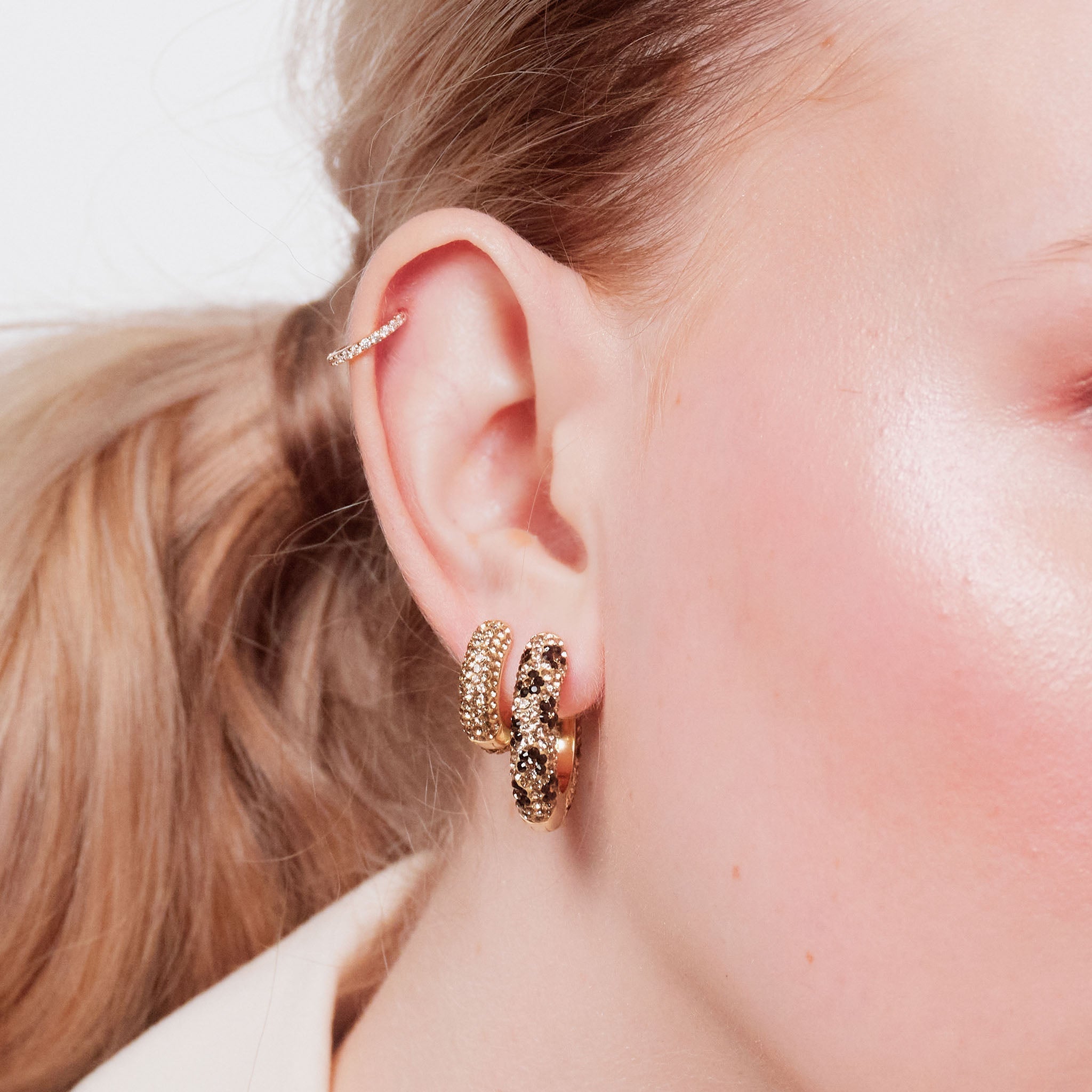 Sparkle Hoops — Medium Leopard on model