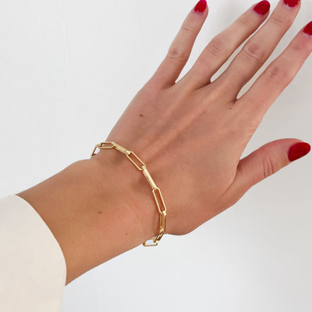 Era Chain Bracelet Gold on model