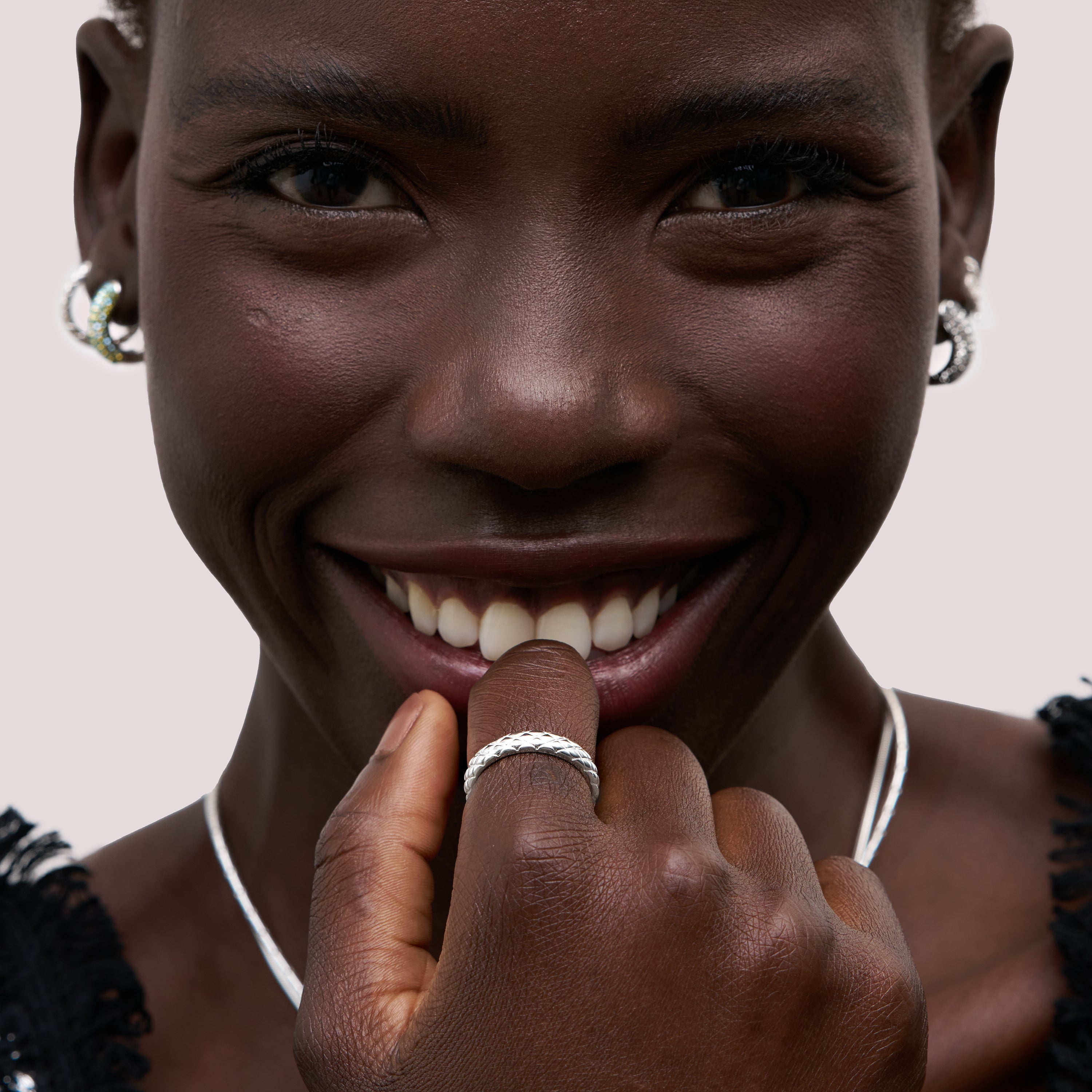 Bague en peau de serpent 